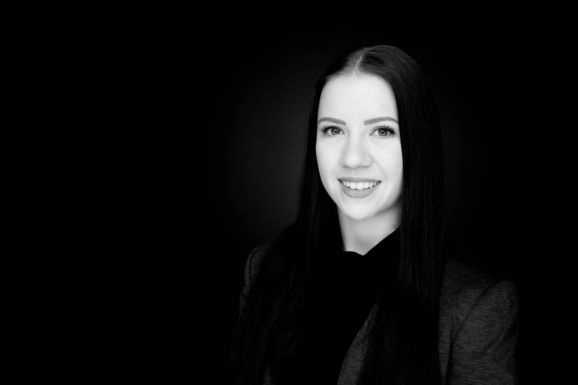 Export x3 Headshot  06269 Dez 01 2019 Bearbeitet Headshots 2019  Miro Nicole Nadine